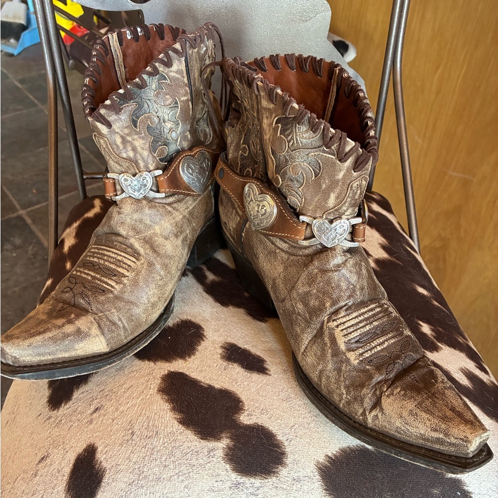 Women’s Distressed Brown Western Ankle Booties with Heart Concho